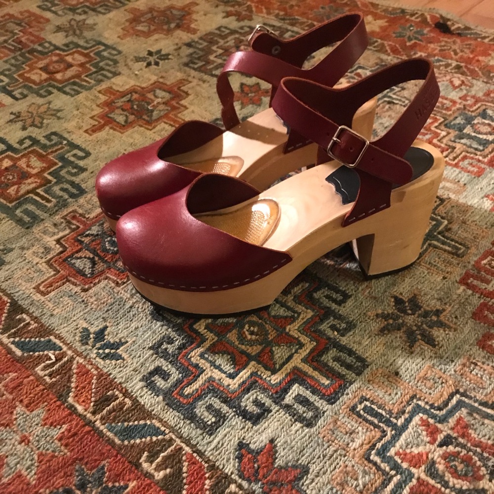 Clogs by Swedish Hasbeens 🍇